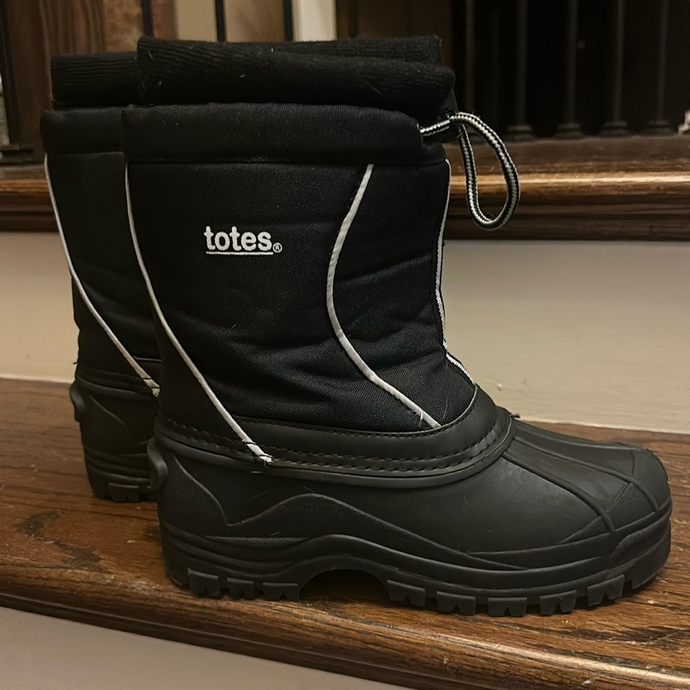 Totes snow boots